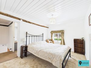 Bedroom- click for photo gallery